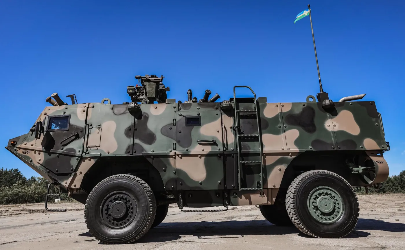 kleszcz-4x4-38267745.jpg