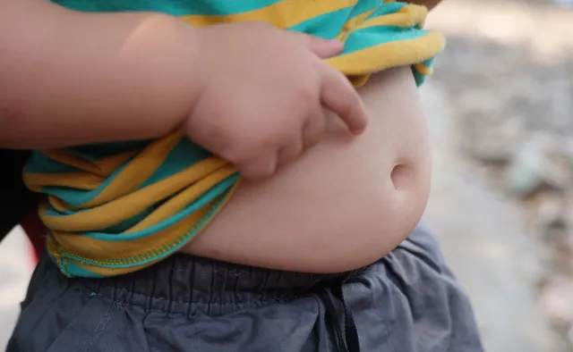 Otyłość się "dziedziczy". Waga kobiety przed ciążą wpływa na masę ciała dziecka