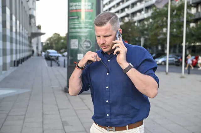 Filip Chajzer zaprezentował nowy, lśniący uśmiech. Internauci bezlitośni [FOTO]