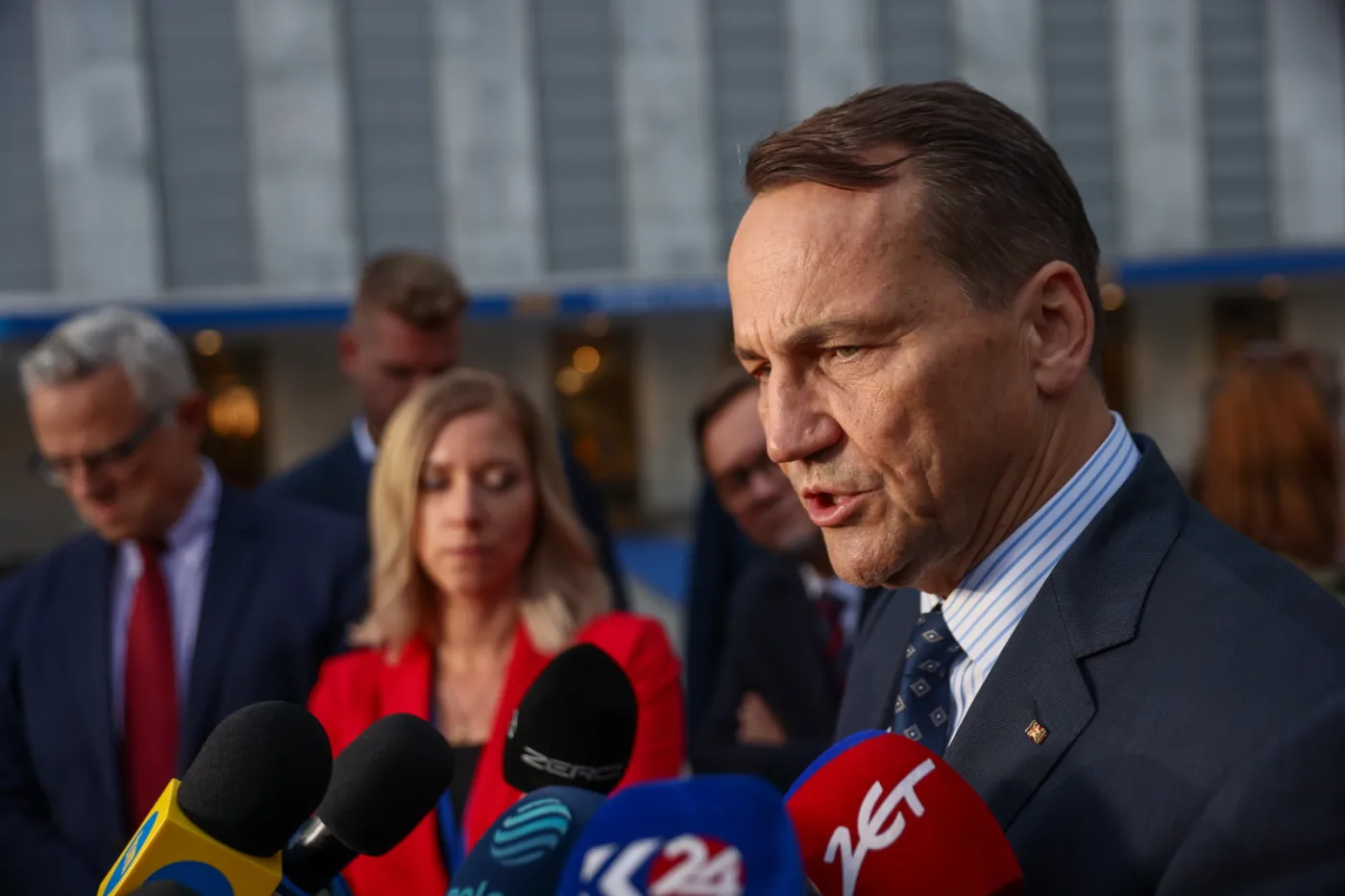 Chiny zmuszą Rosję do zakończenia wojny? Nieoficjalne spotkanie Sikorskiego z ministrem Wang Yi