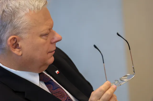 "Zgłaszałem się do głosu, ty debilu". Będzie wniosek o ukaranie Suskiego