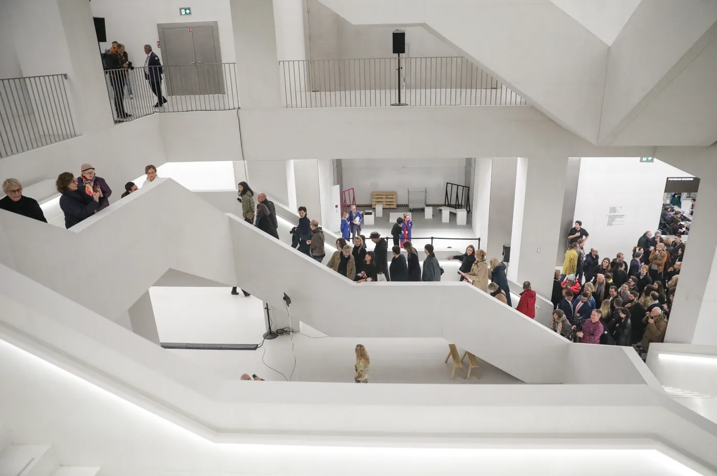 Muzeum Sztuki Nowoczesnej, otwarcie w Warszawie