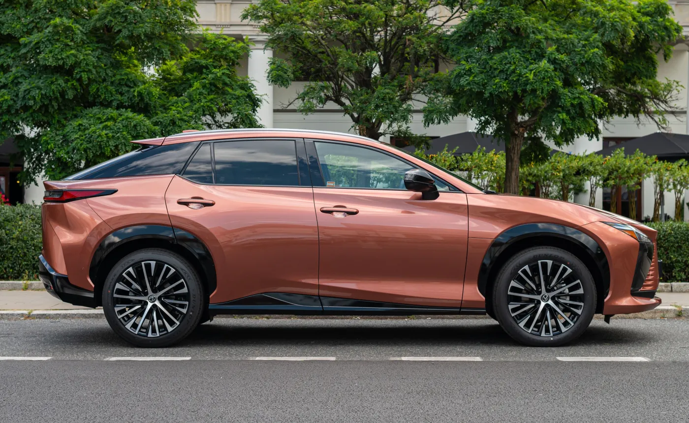 lexus-rz-300e-38334109.jpg