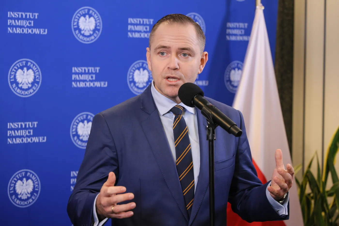 Zamieszanie wokół ekshumacji. Ukraińcy skarżą się na Karola Nawrockiego