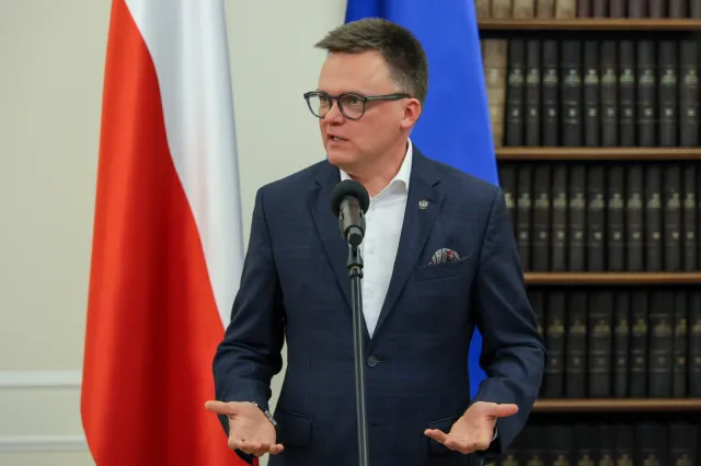 Afera Collegium Humanum. Szymon Hołownia grozi pozwem