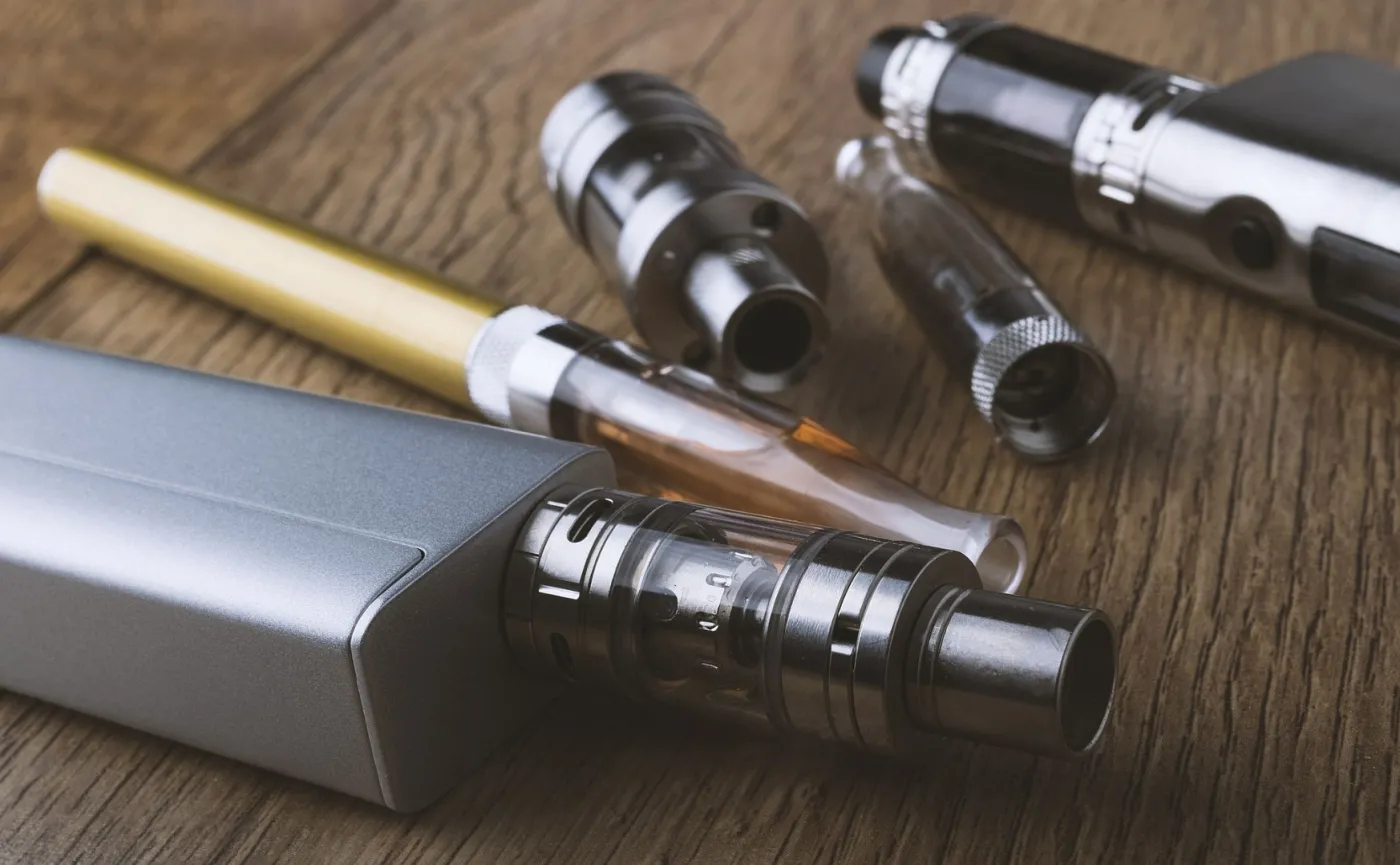 Rząd blokuje walkę z rakiem? Polska ignoruje unijne przepisy o zakazie palenia