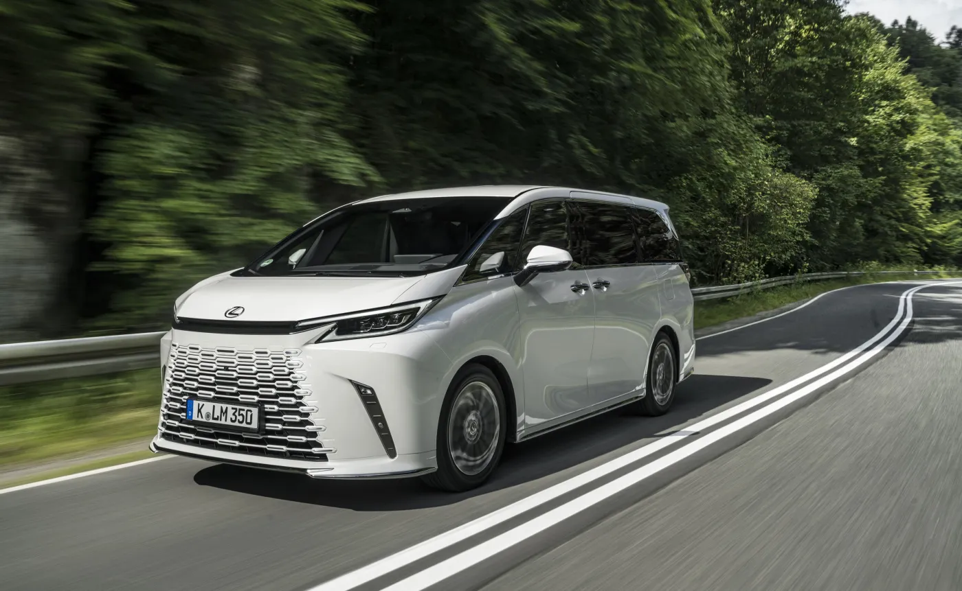 lexus-lm-350h-37949515.jpg