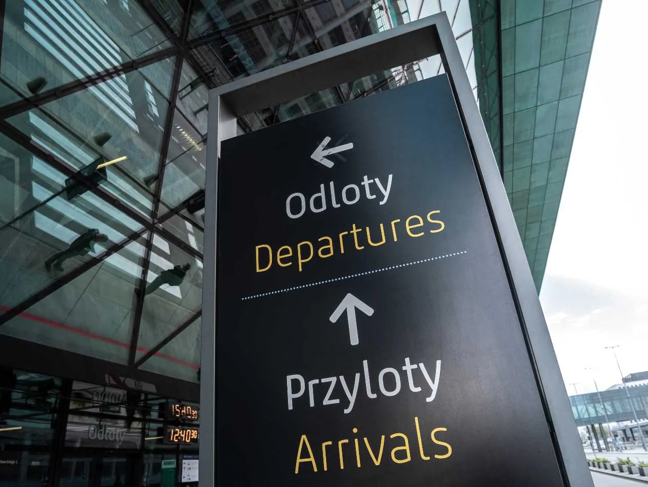 Paraliż lotnisk w Krakowie i Katowicach. Mgła blokuje połączenia