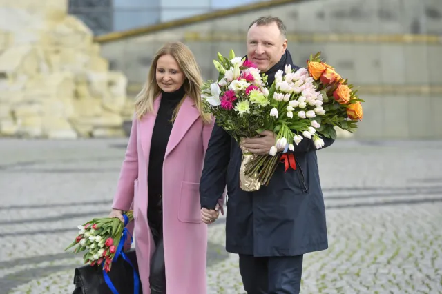 1,5 mln zł w niecały rok. Tak wynagradzano żonę prezesa Jacka Kurskiego w TVP