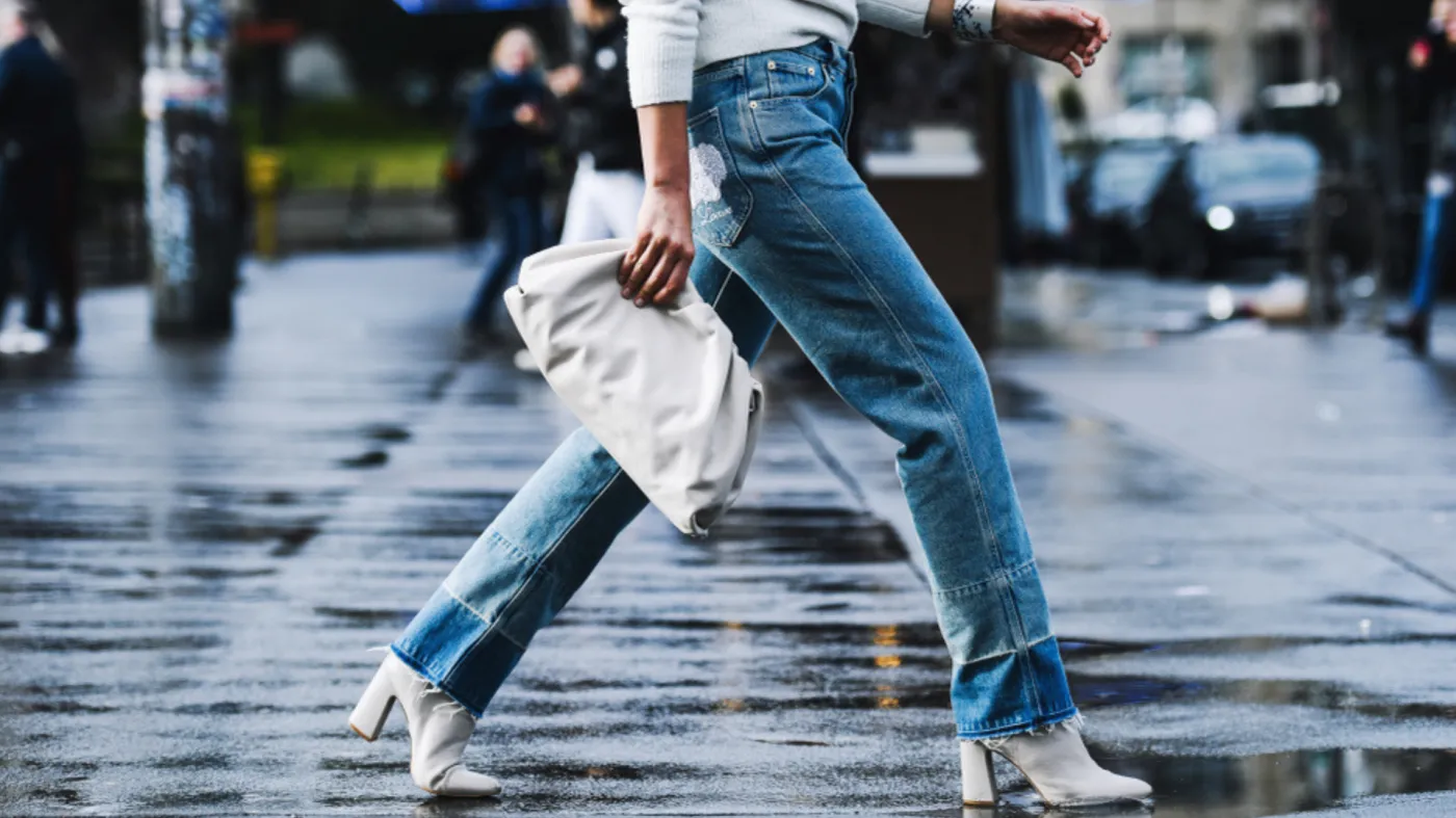 Najmodniejszy kolor jeansów 2025 roku. Wraca absolutna klasyka