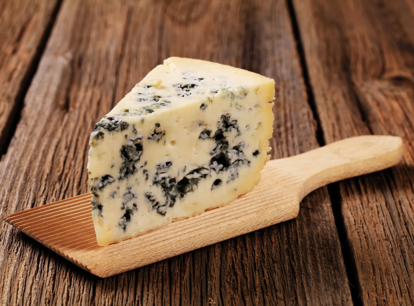 Popularny ser wycofany ze sprzedaży. GIS ostrzega przed bakterią E. coli