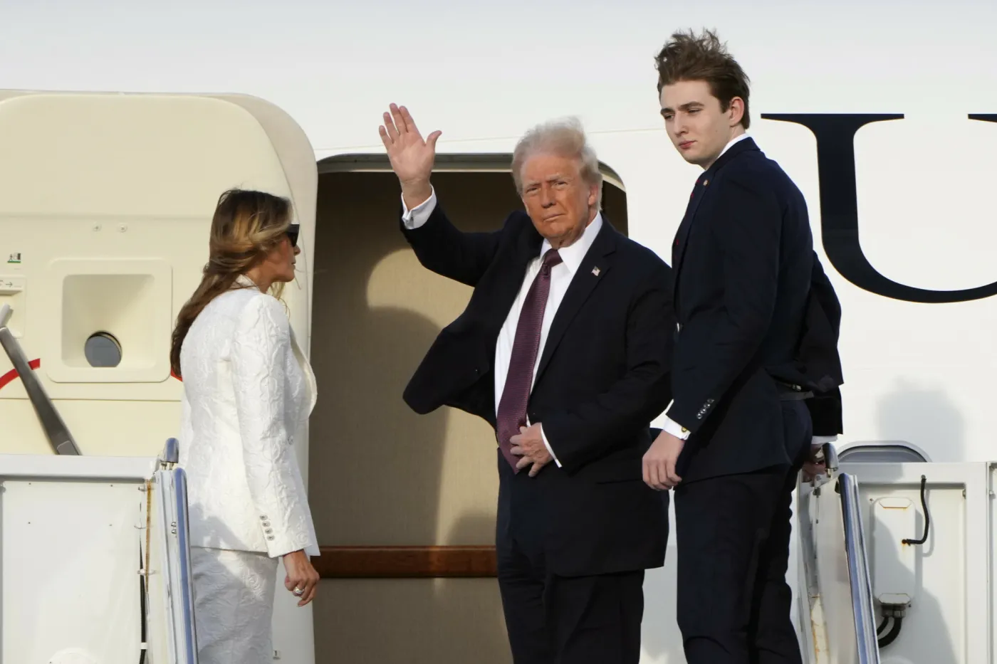 Donald Trump ma problem z Melanią i Barronem  