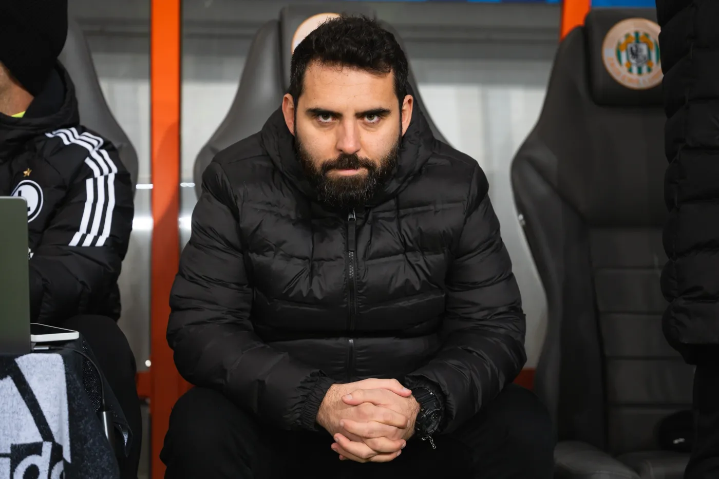 Feio zwietrzył spisek. "Jest nacisk, żeby mnie skrzywdzić". Kto "poluje" na trenera Legii?