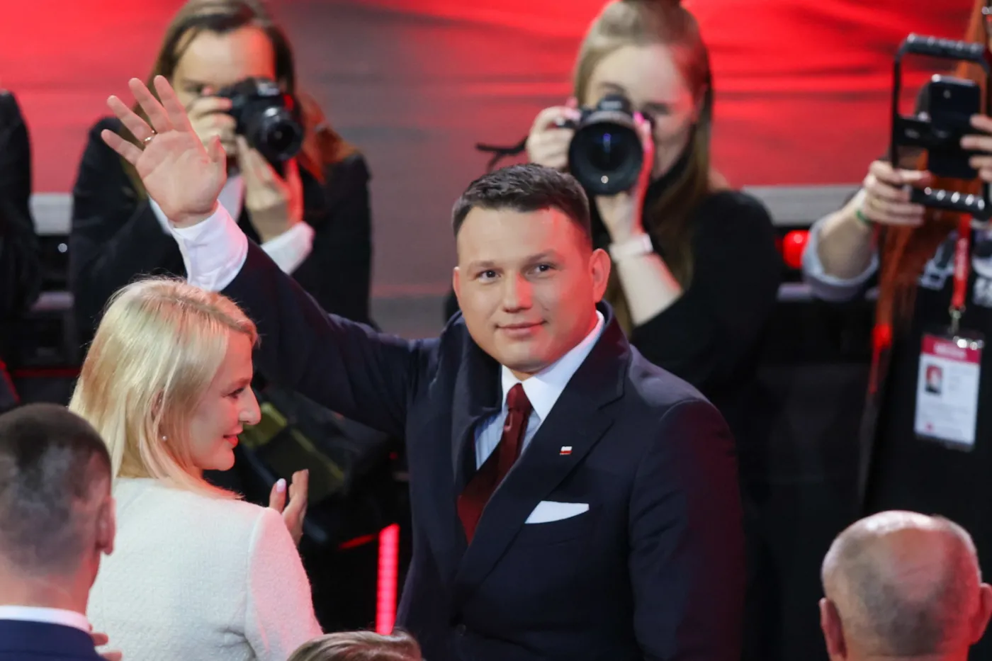 Gdzie dwóch się bije, tam trzeci korzysta? Sensacyjny wynik Mentzena