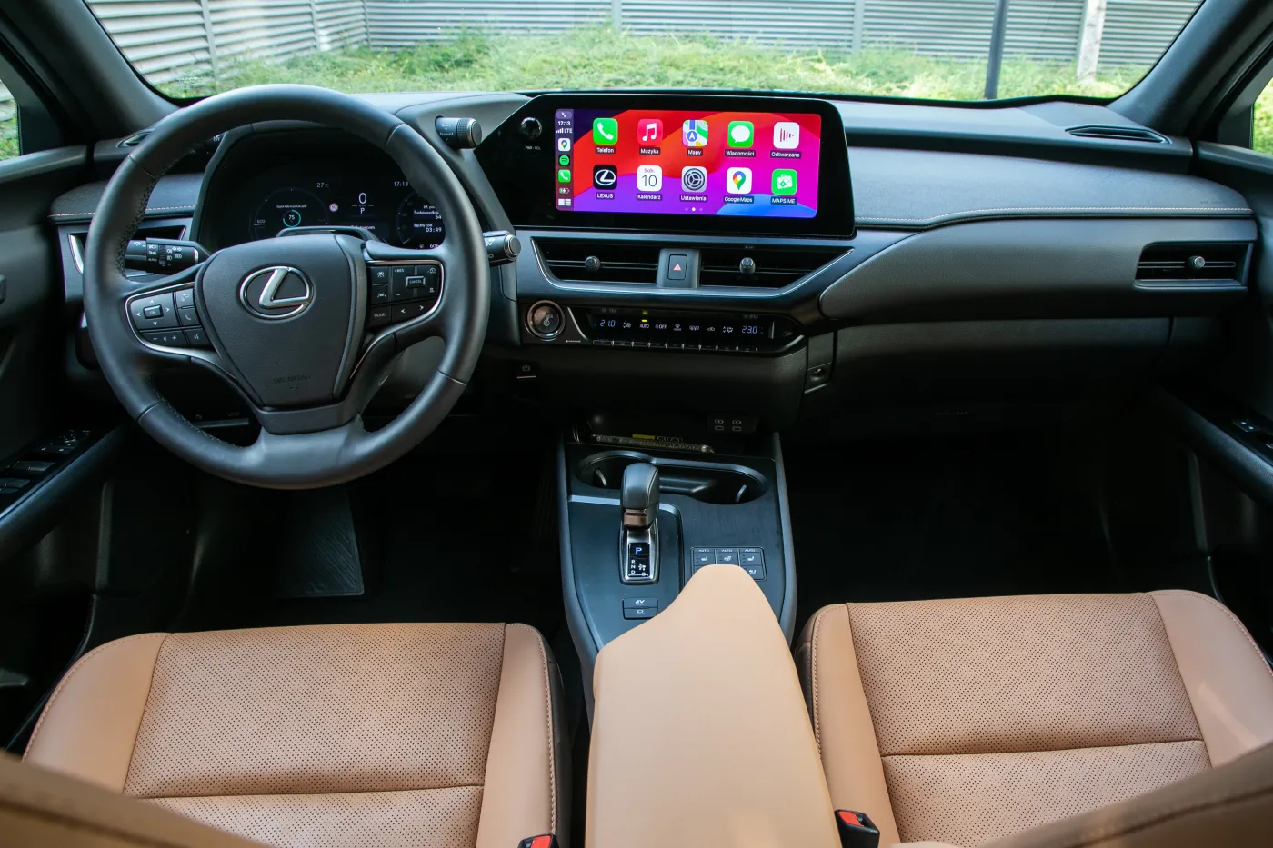 lexus-ux-300h-38417193.jpg