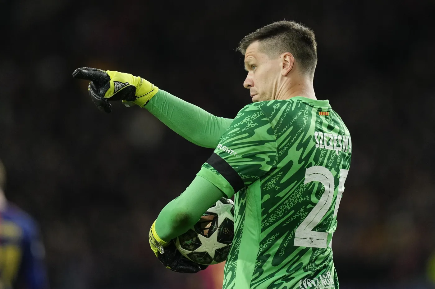 Szczęsny raz wyciągnął piłkę z siatki. Lewandowski zdjęty z boiska. Barcelona w ćwierćfinale Ligi Mistrzów