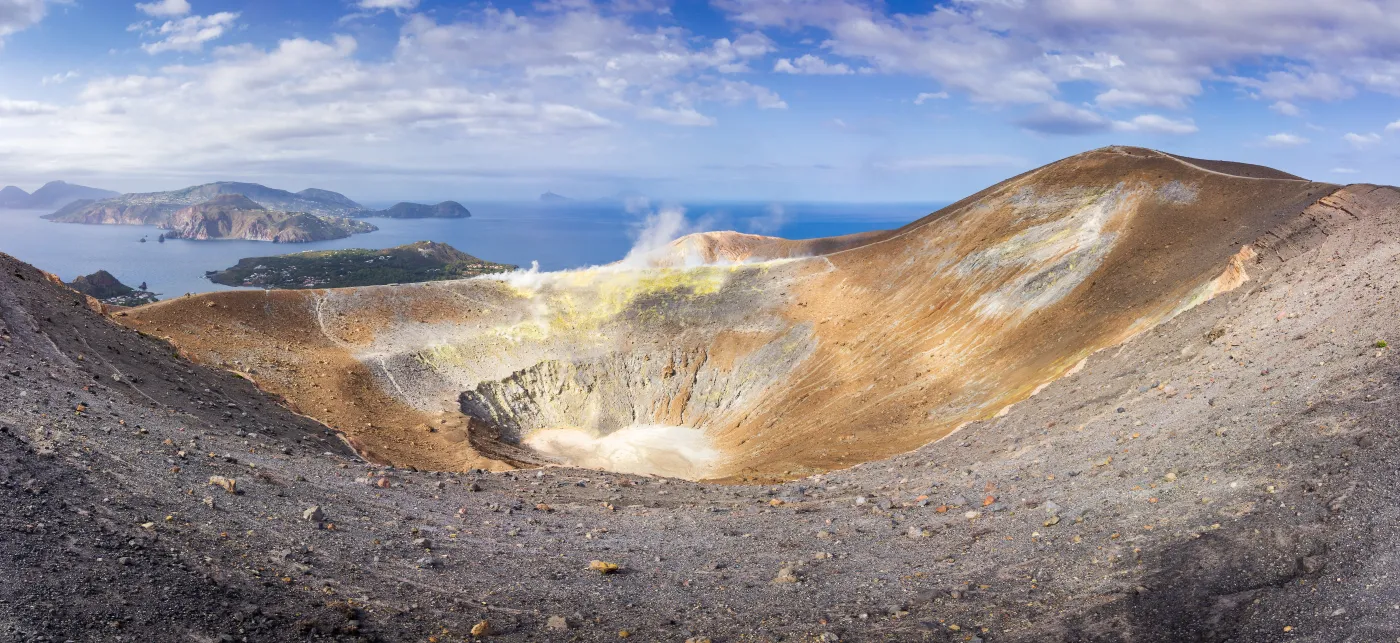 Ziemia pod ostrzałem meteorytów?! Naukowcy odkryli najstarszy krater na planecie