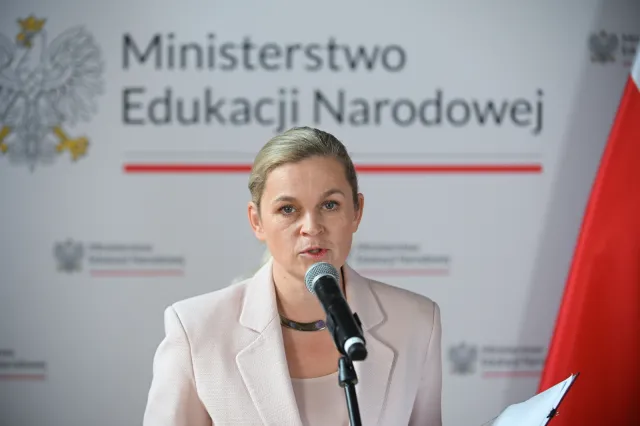 Co z wypłatą za godziny nadliczbowe nauczycieli? Barbara Nowacka zabrała głos