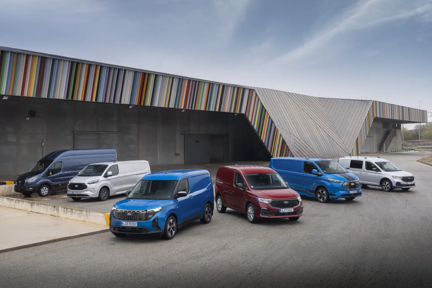 ford-etransit-38457054.jpg