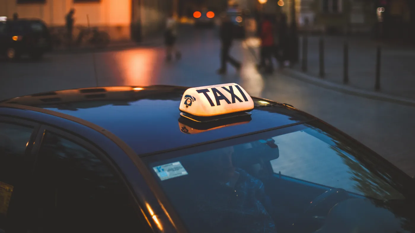 Taksówkarz więził dziennikarkę. Odmówiła zapłaty zawyżonego rachunku