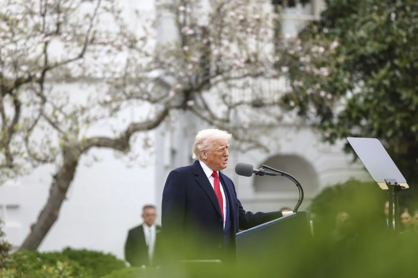 Donald Trump ogłasza rewolucję celną: Historyczny dekret. Chodzi o kraje całego świata