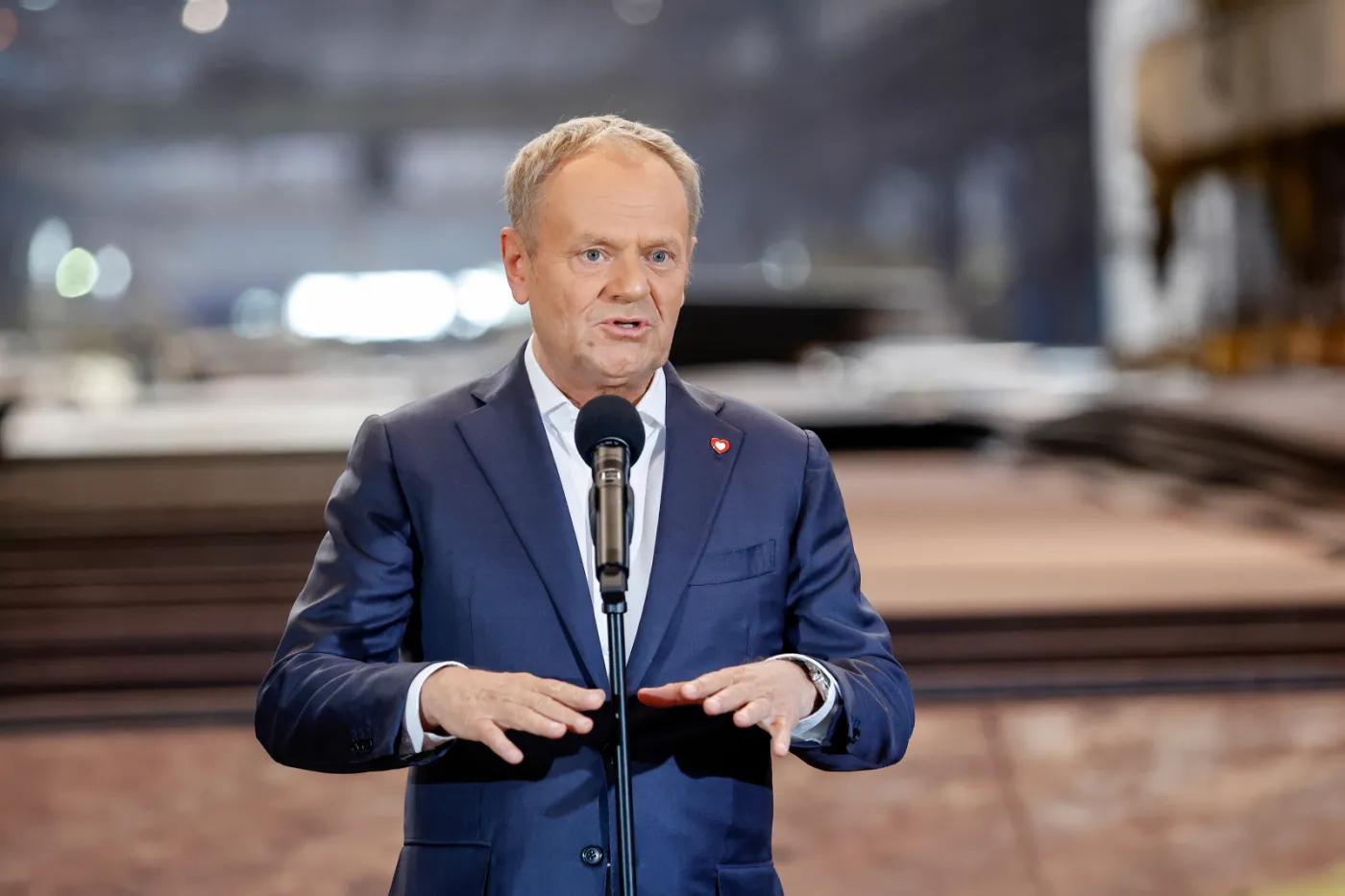 Donald Tusk zapewnia: Nie zawahamy się faworyzować polskich firm