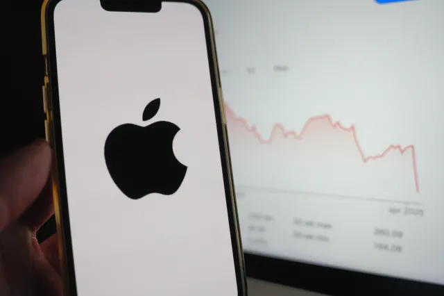 700 miliardów dolarów straty przez Trumpa. Apple podejmuje kluczową decyzję