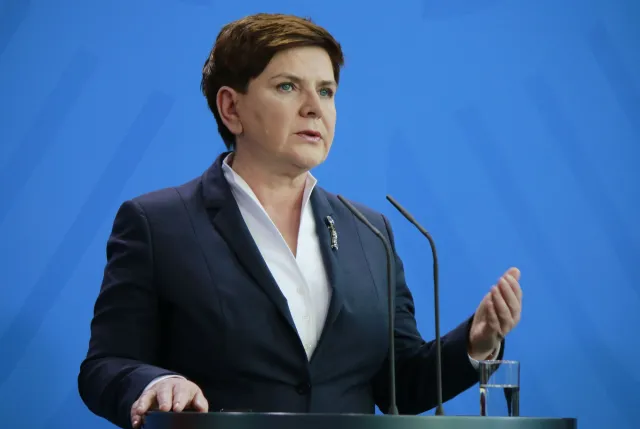 Szydło: Słowa Hołowni wytrzymały zaledwie kilkanaście minut