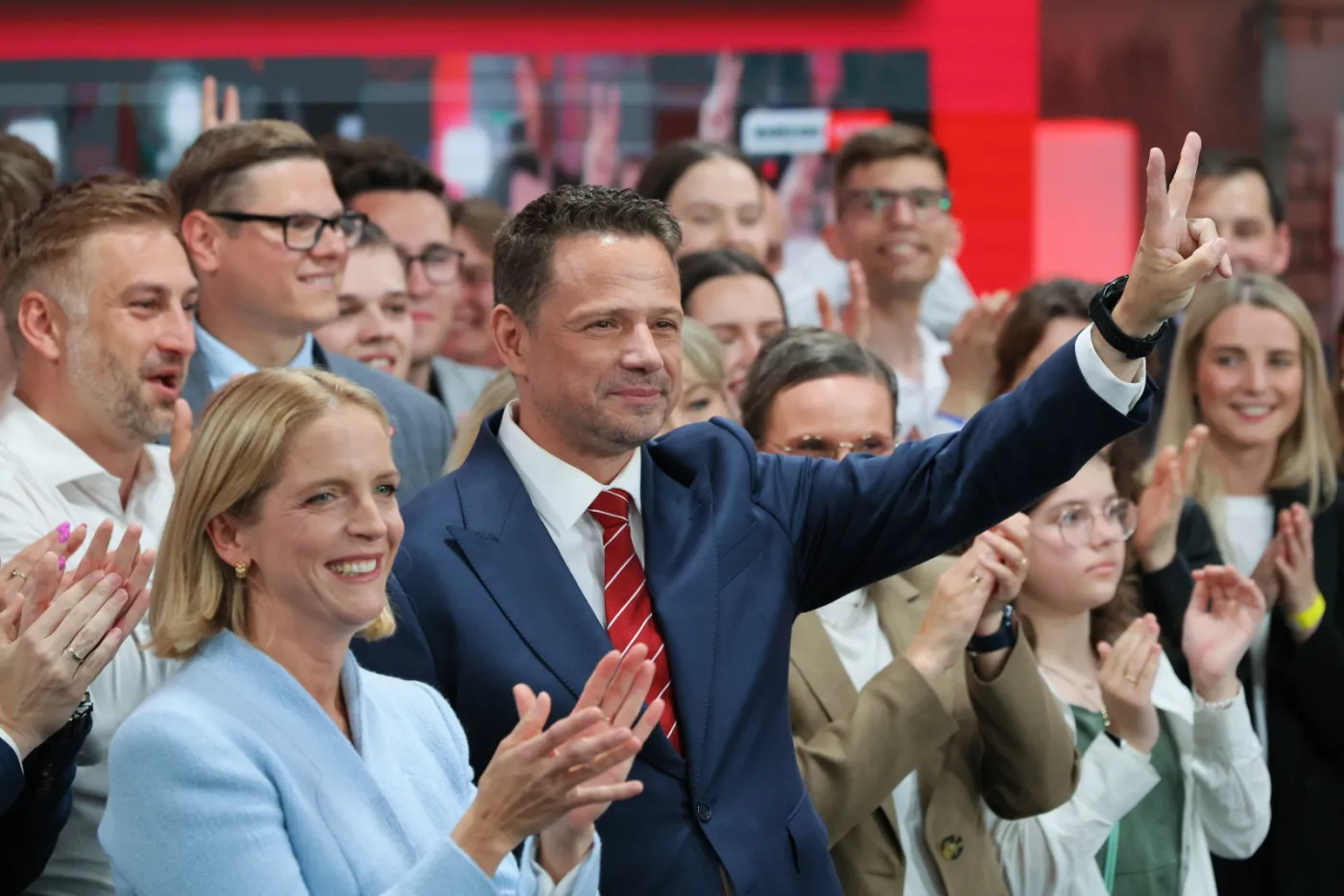 Trzaskowski rozgromił rywala za granicą. Nawrocki wygrał tylko w USA i Kanadzie