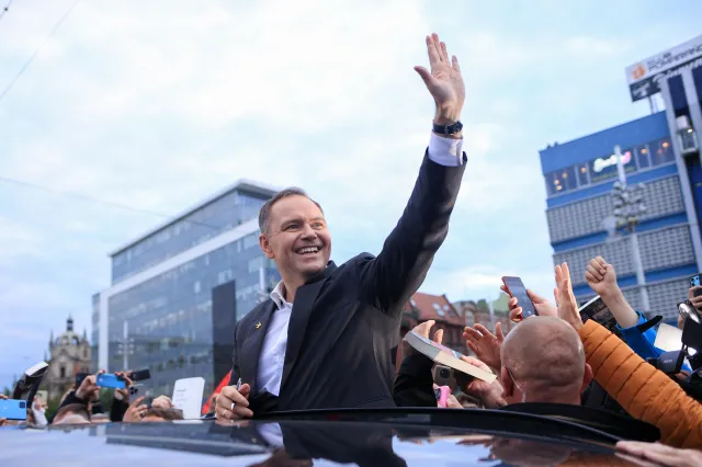 "Nawrocki bezczelnie kłamie". Opiekunka pana Jerzego straciła pracę