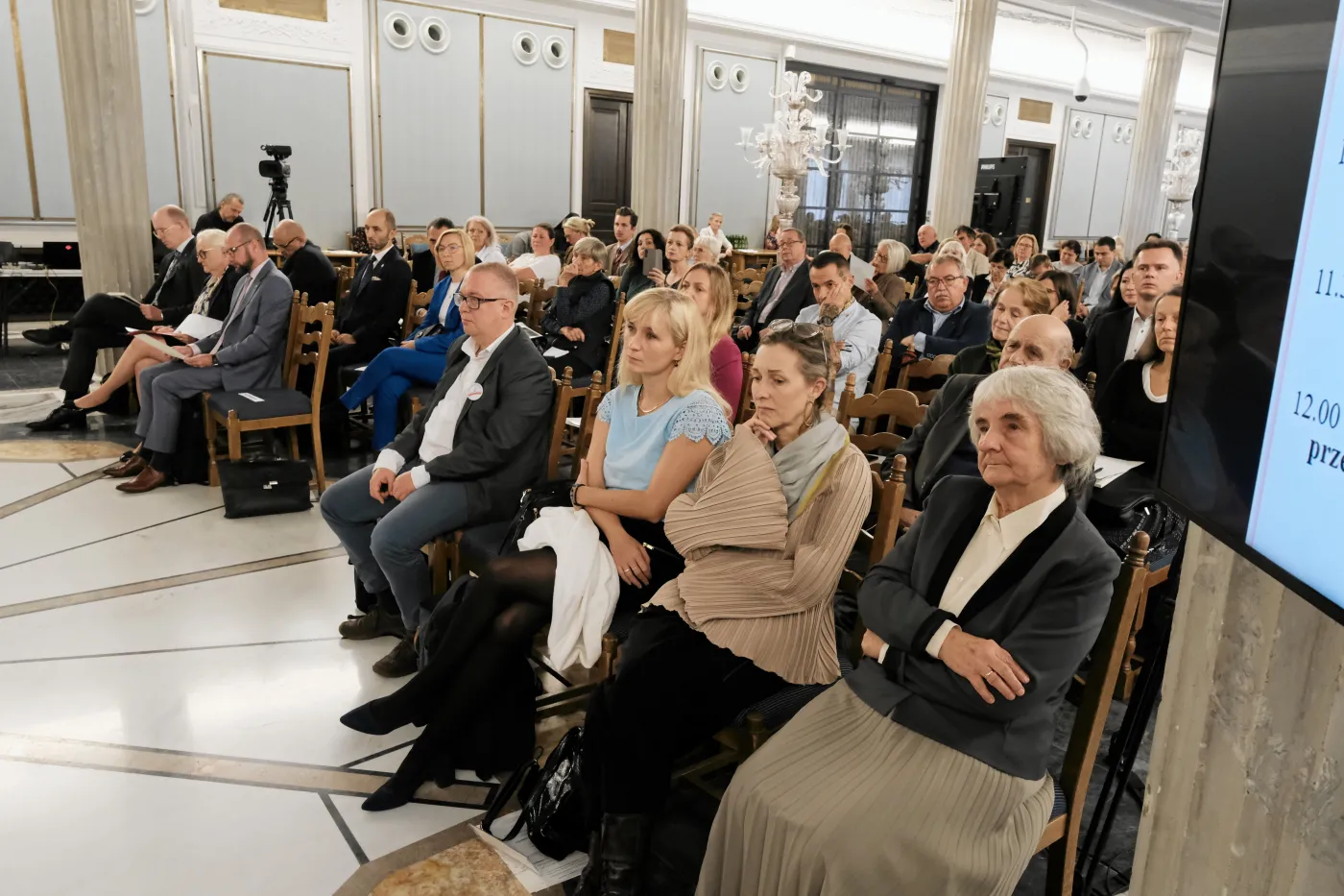 Pensje nauczycieli. "Wszystkie dyrdymały o podnoszeniu prestiżu zawodu zostały obalone"