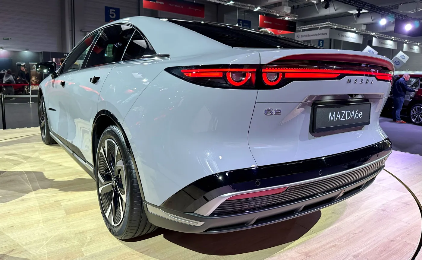 Nowa Mazda 6e