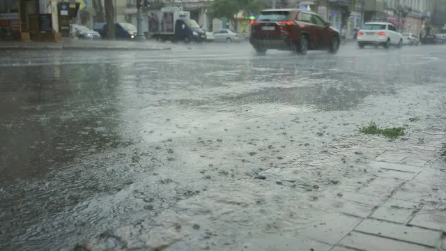 Przelotne opady deszczu, burze, a lokalnie nawet ulewy. Prognoza pogody na sobotę, 26 lipca