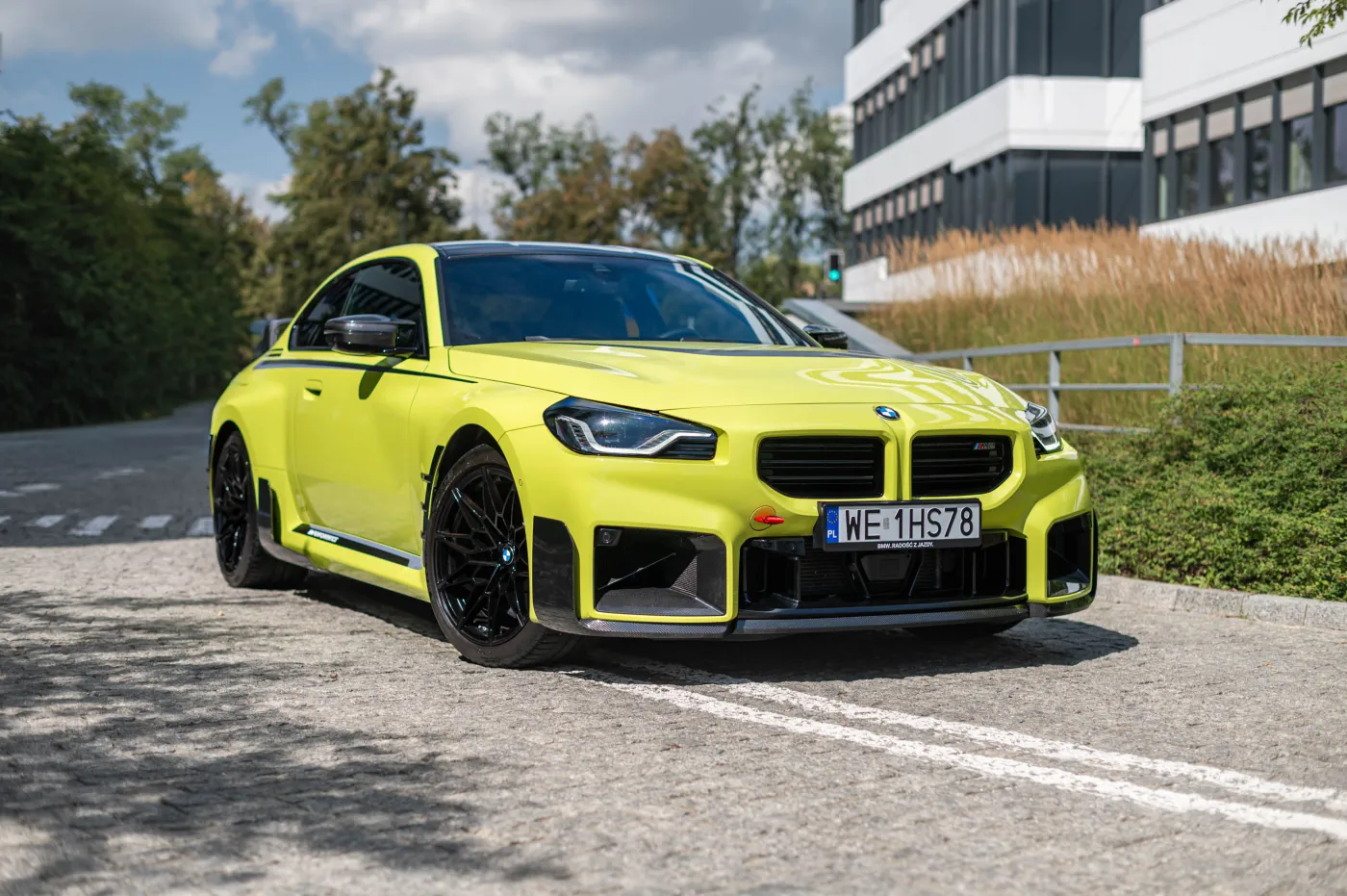 bmw-m2-coupe-38557520.jpg