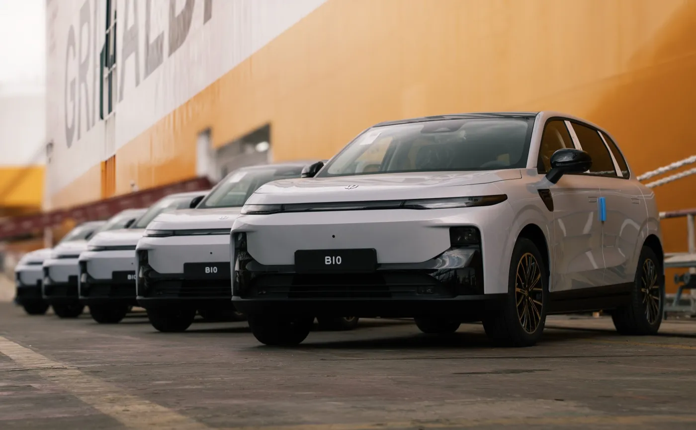 Nowy SUV wjeżdża do Polski. Cena? 2500 aut sprzedali w ciemno