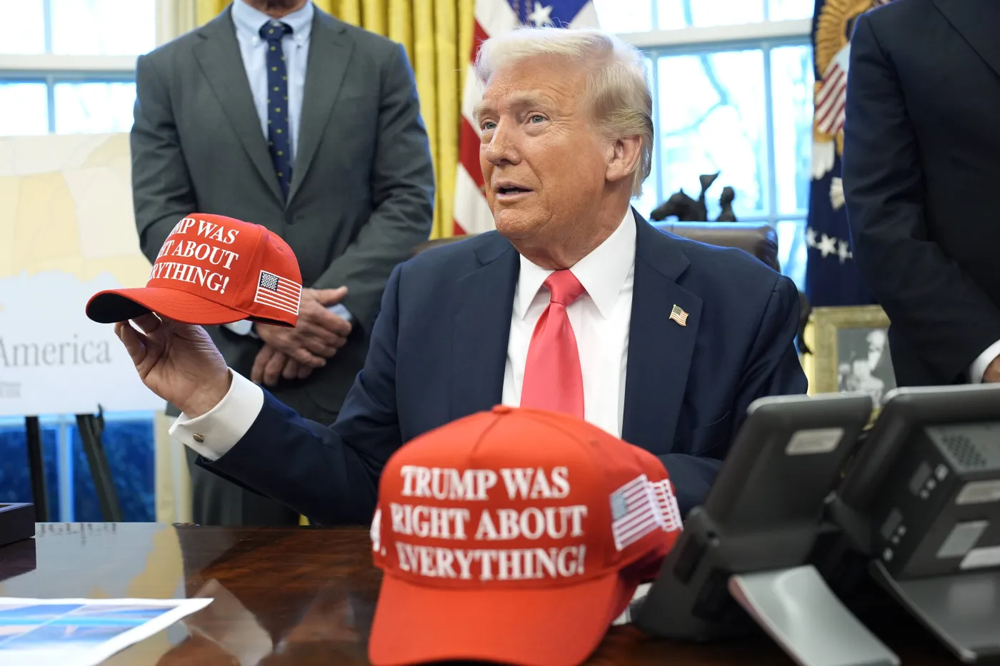 Zełenski znowu "tym złym". Trump "zmienia zdanie tak szybko, jak czapki z daszkiem"