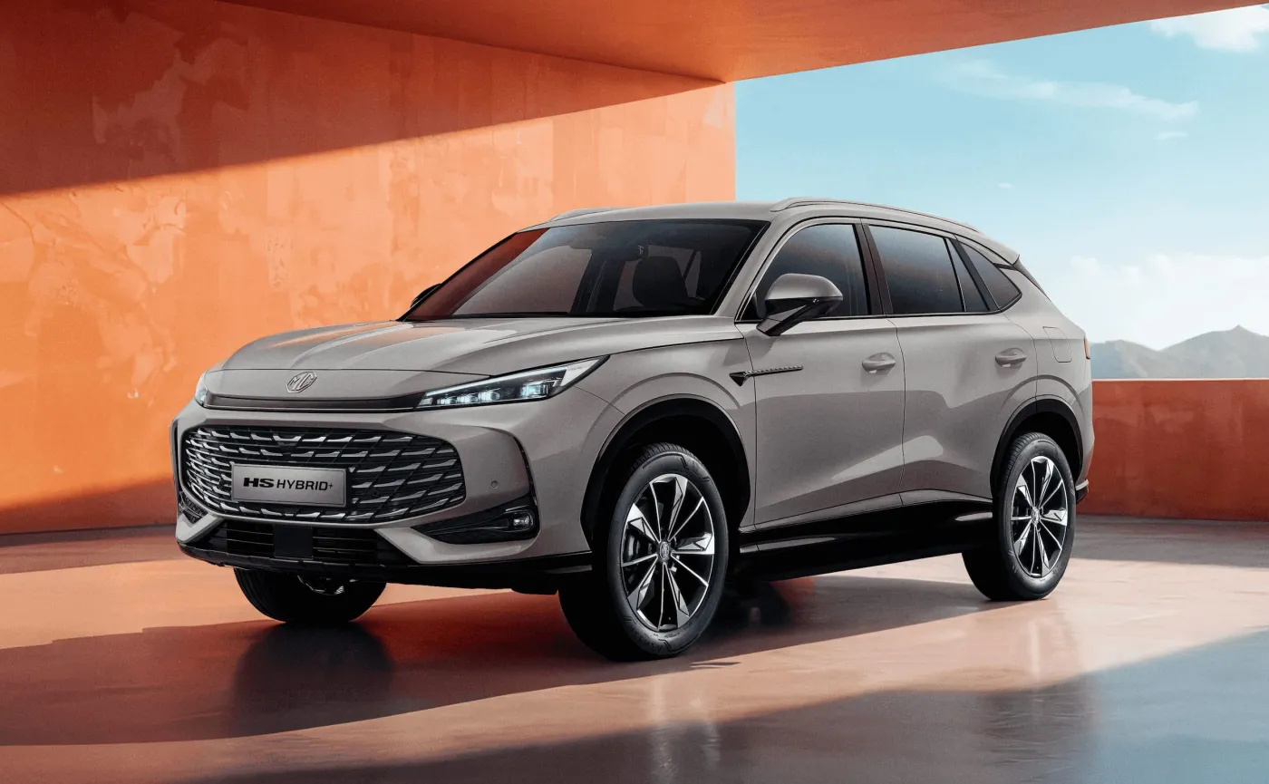 mg-hs-hybrid-38563629.jpg