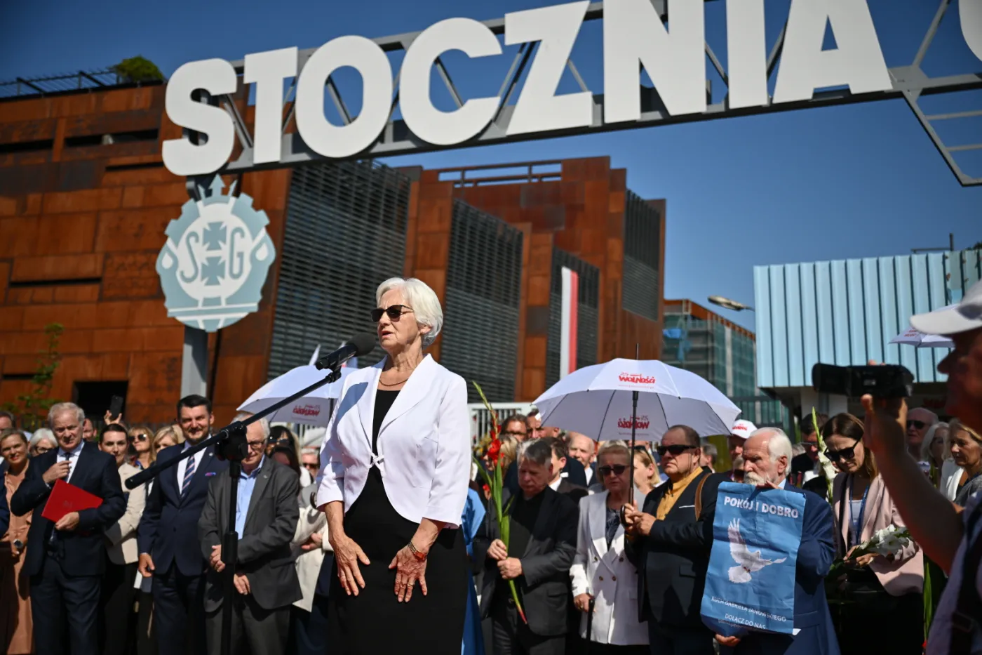 Danuta Wałęsa skontrolowana przez SOP. Służba przeprasza. "Smutne..."