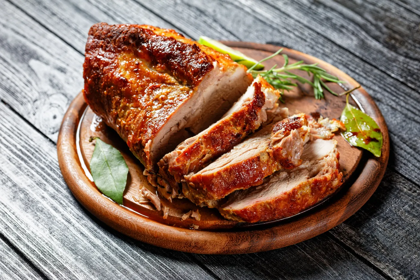 Schab po sztygarsku jest soczysty i aromatyczny 