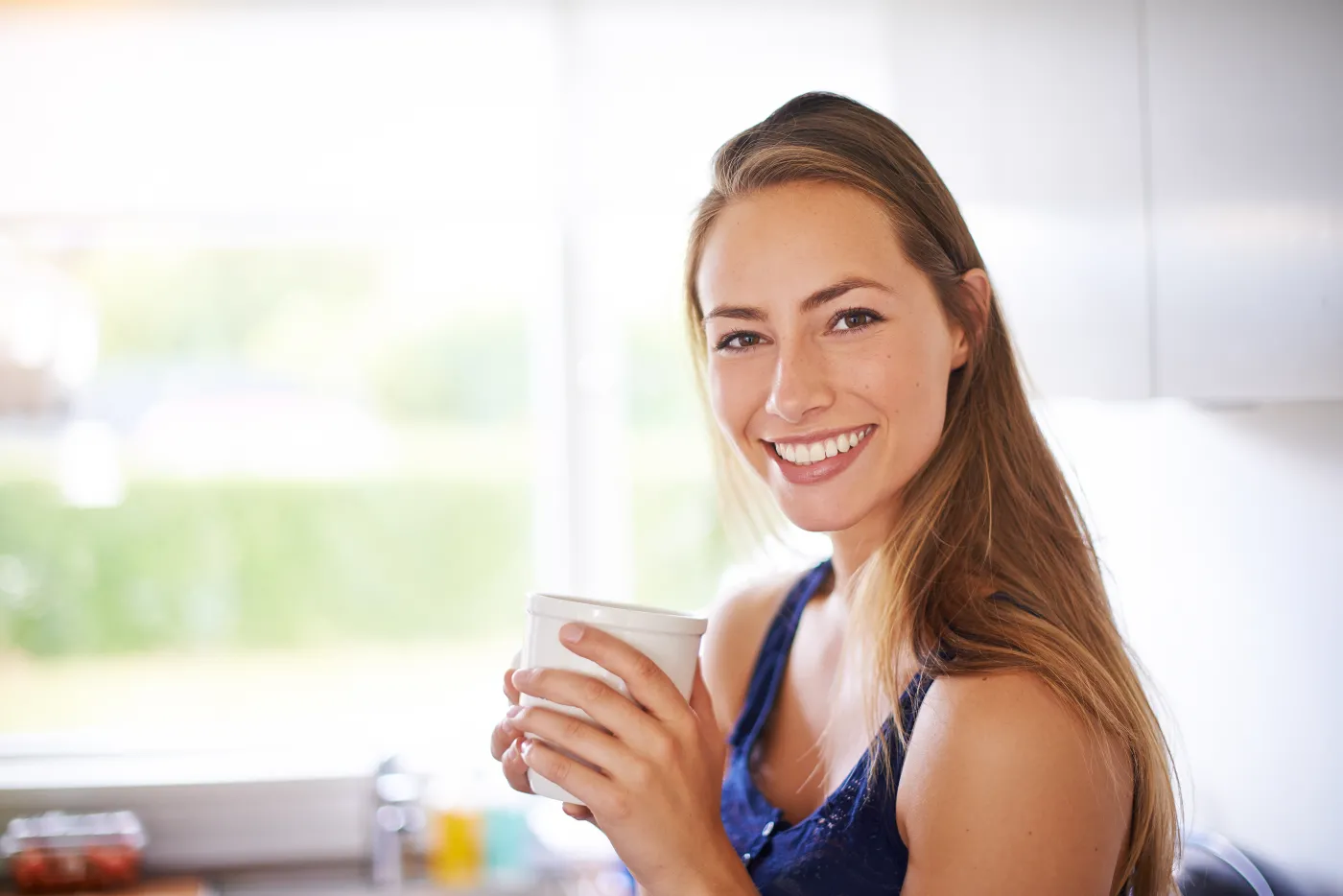 Pij regularnie. To remedium na wypadające włosy, osłabione paznokcie i problemy z cerą