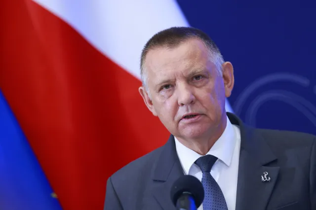 Banaś przekazał Żurkowi zawiadomienie w związku z aferą GetBack. "Cały materiał jest przerażający"