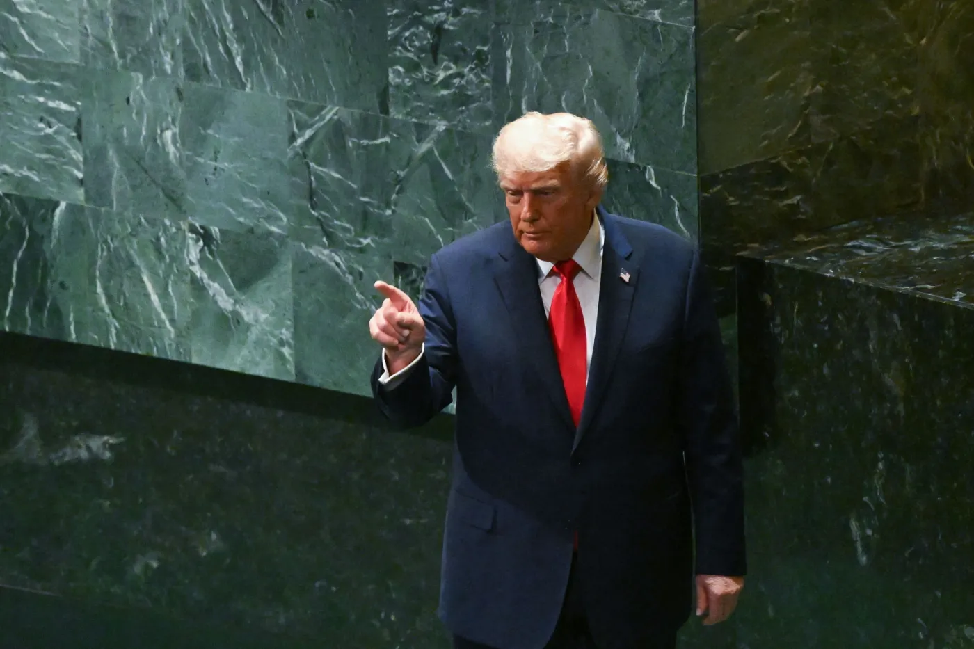 Trump: Kraje NATO powinny zestrzeliwać rosyjskie samoloty naruszające ich przestrzeń powietrzną