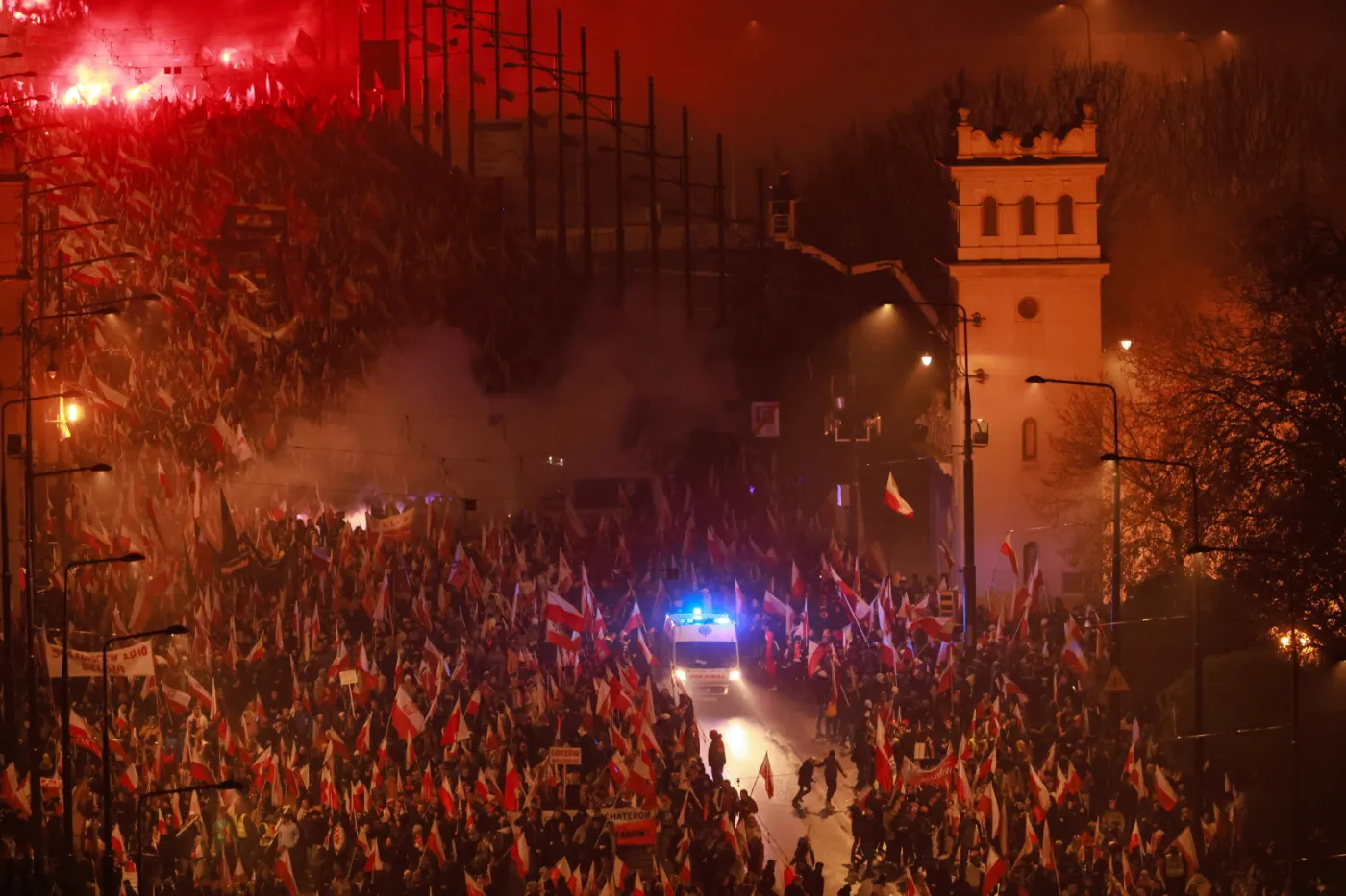 "Proszę nie przeklinać". Wpadka na antenie TV Republika podczas Marszu Niepodległości