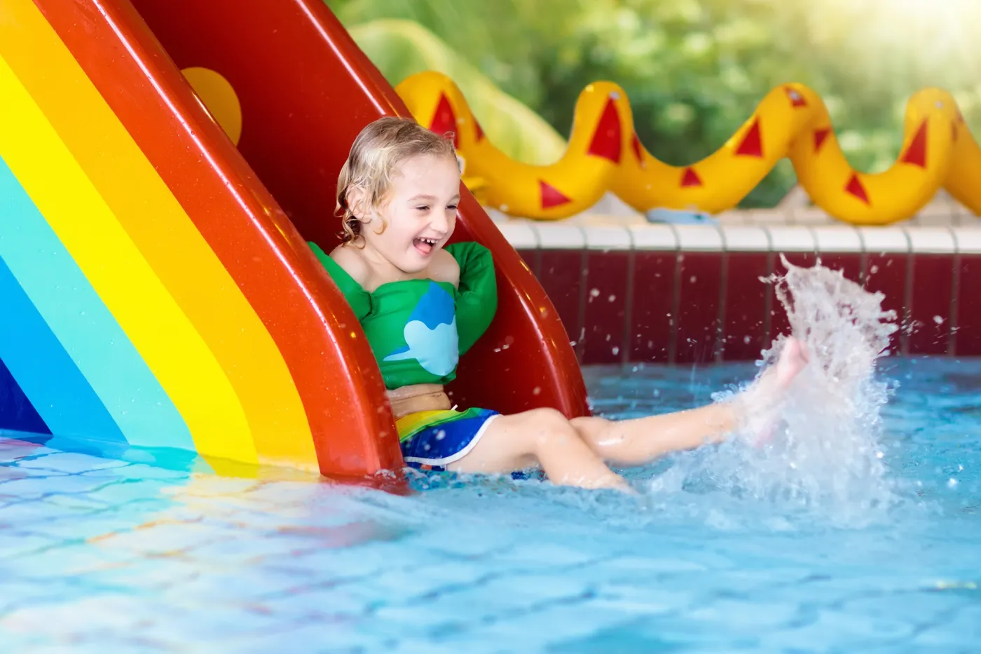 "Dzieciom wstęp wzbroniony". W sieci wrze, interweniuje Rzeczniczka praw dziecka. Aquapark tylko dla dorosłych