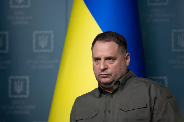 Najpierw podał się do dymisji, a teraz chce iść na front. "Jestem zniesmaczony obelgami"