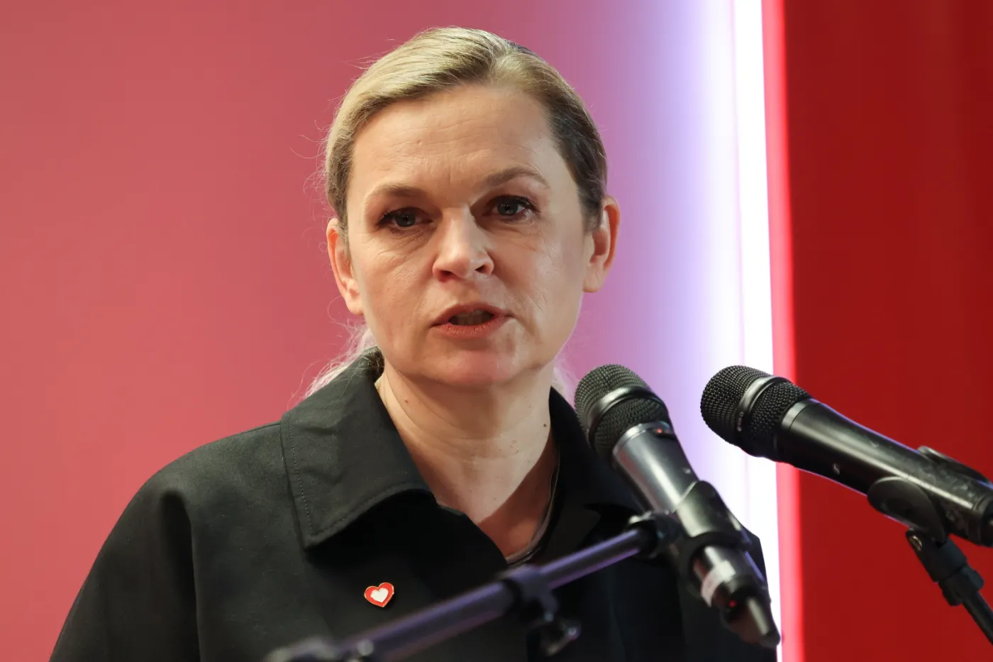 MEN to "jedna wielka stajnia Augiasza". Domagają się dymisji Barbary Nowackiej