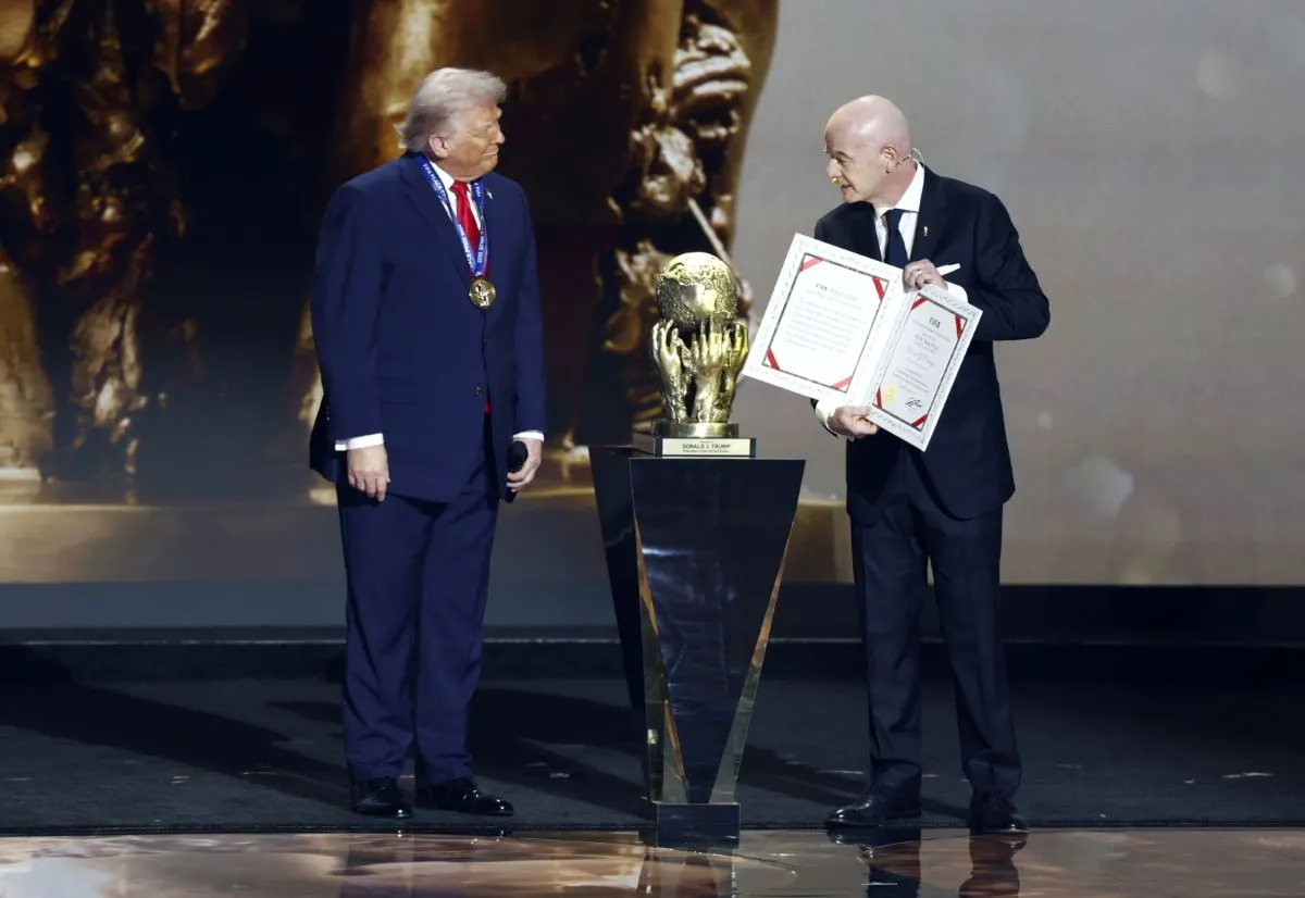 Szok w świecie piłki. Donald Trump otrzymał Pokojową Nagrodę FIFA