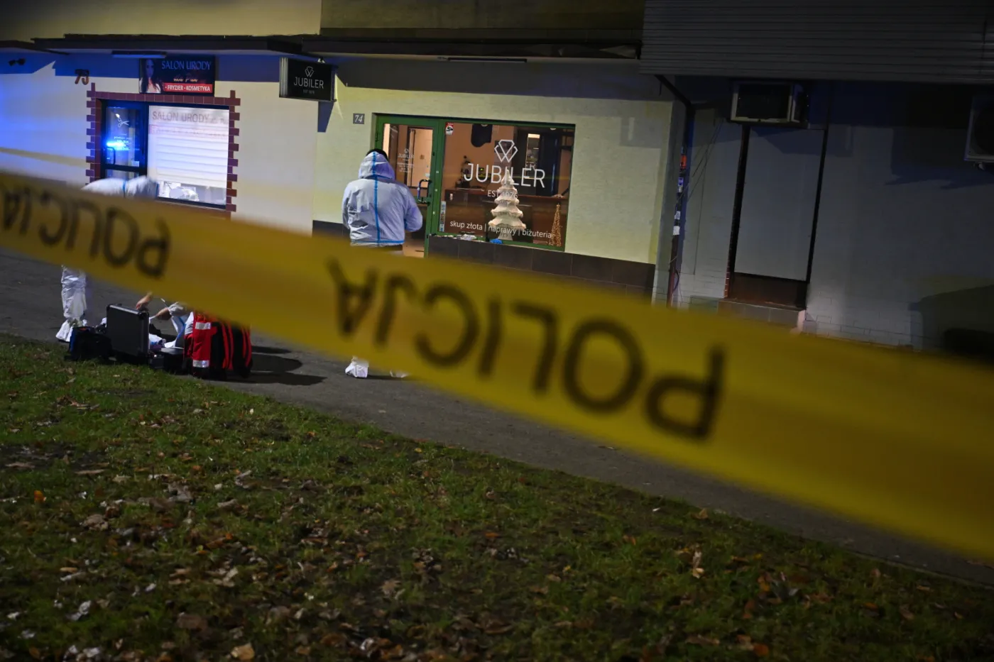 Napad na jubilera w Nowej Hucie. Ranny sprzedawca, trwa obława policji