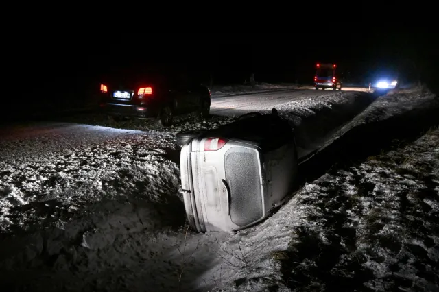 Dramat na S7. Setki aut w korku. "Ludzie nie mają co jeść i pić, kończy się benzyna"