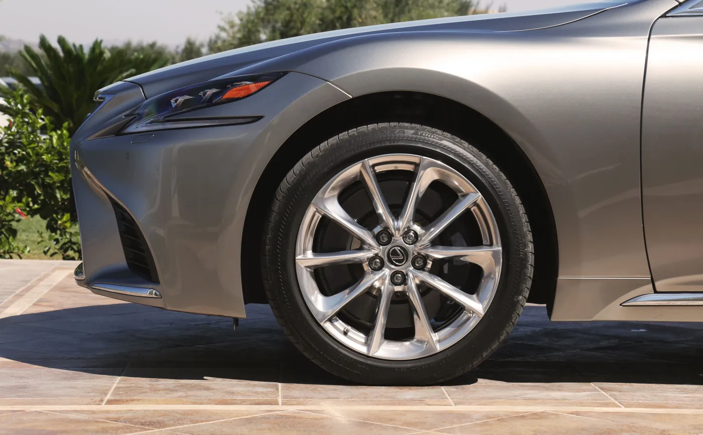 Lexus i Toyota najbardziej niezawodne. Używane hybrydy lepsze od silników spalinowych